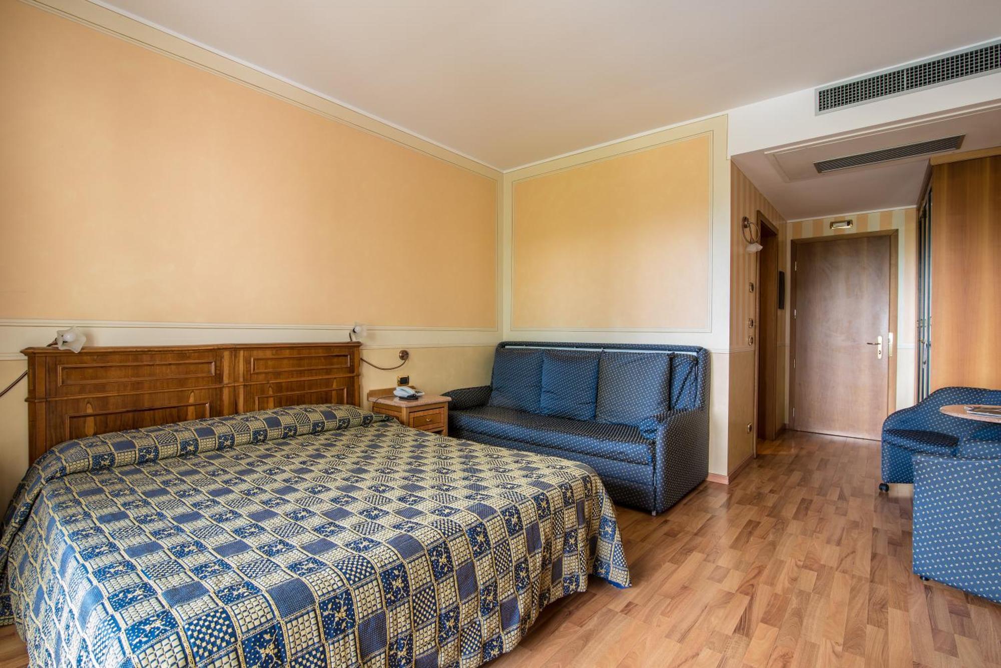 Hotel Porta Del Sole Сойано-дель-Лаго Экстерьер фото