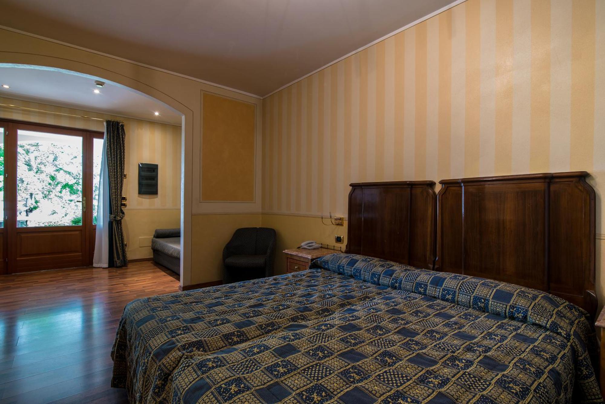 Hotel Porta Del Sole Сойано-дель-Лаго Экстерьер фото