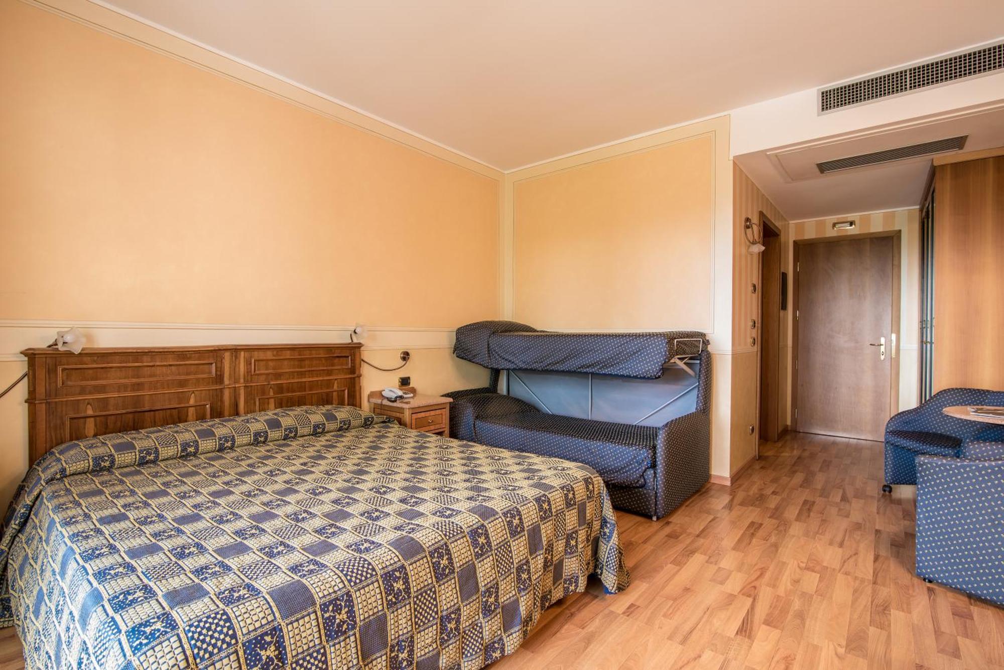 Hotel Porta Del Sole Сойано-дель-Лаго Экстерьер фото
