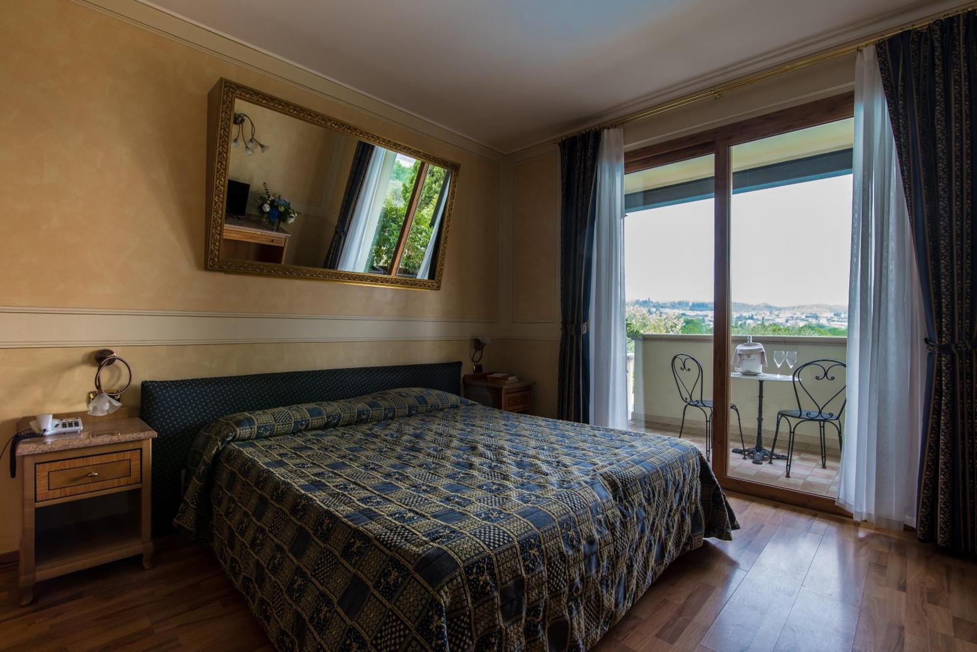 Hotel Porta Del Sole Сойано-дель-Лаго Экстерьер фото