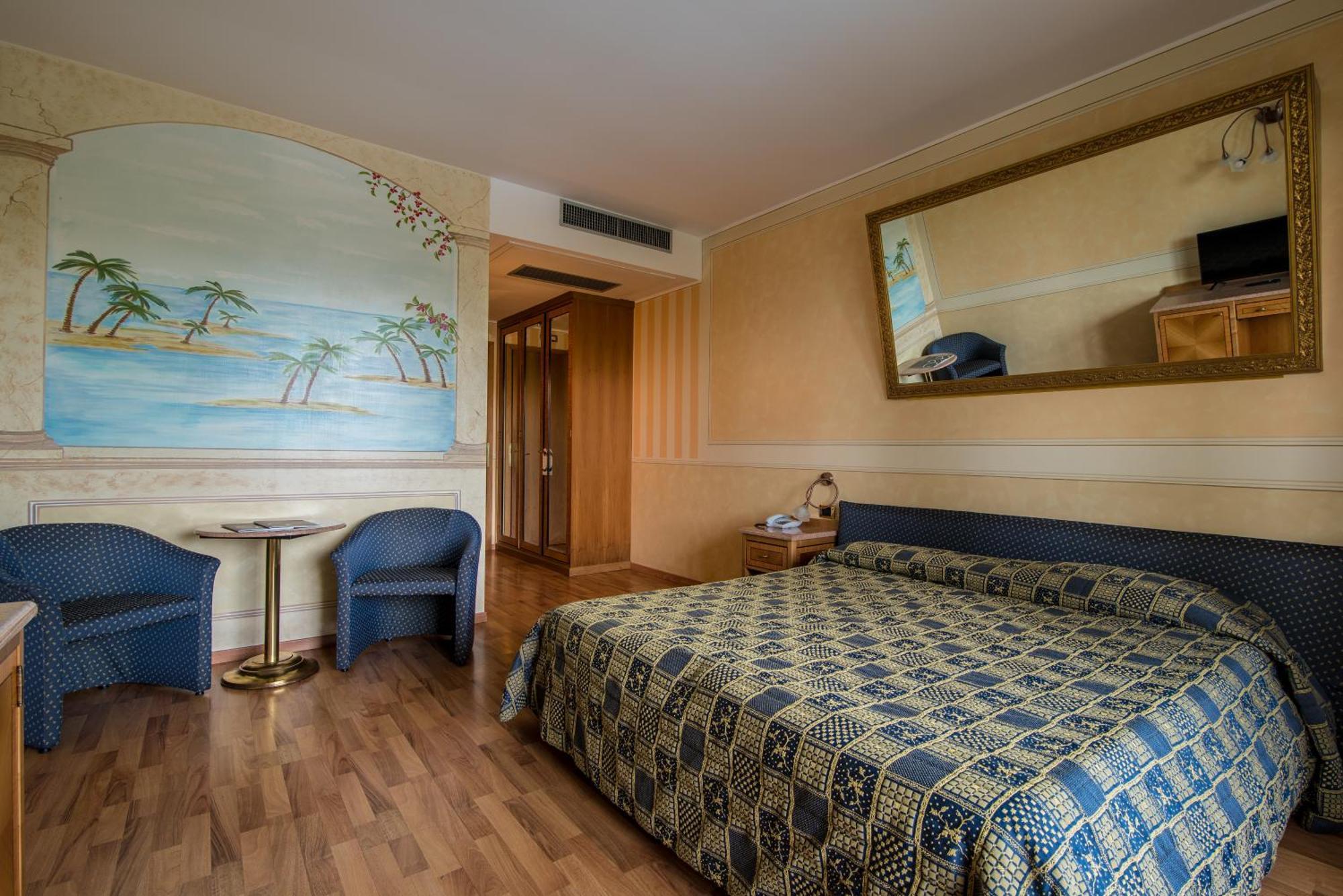 Hotel Porta Del Sole Сойано-дель-Лаго Экстерьер фото