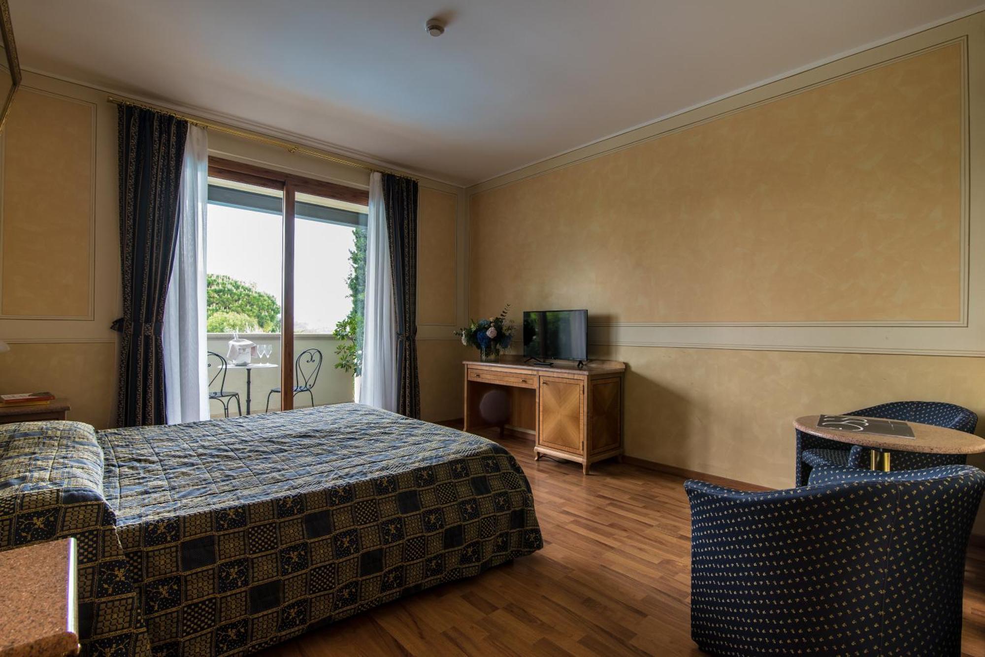 Hotel Porta Del Sole Сойано-дель-Лаго Экстерьер фото
