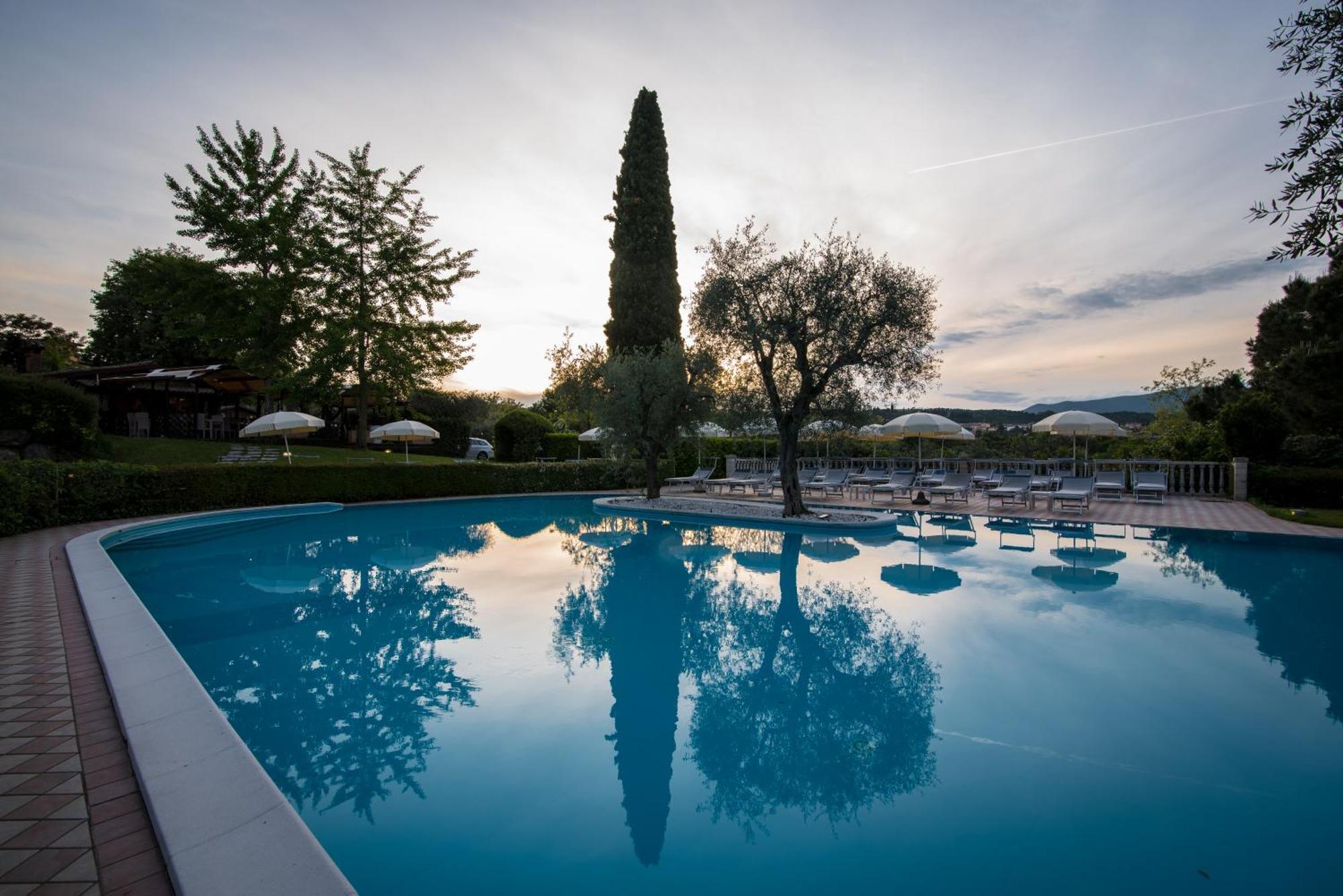 Hotel Porta Del Sole Сойано-дель-Лаго Экстерьер фото