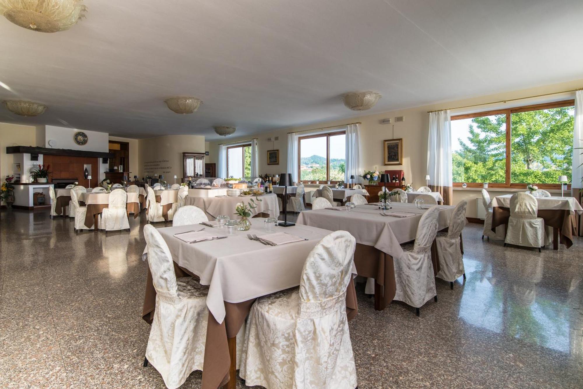 Hotel Porta Del Sole Сойано-дель-Лаго Экстерьер фото