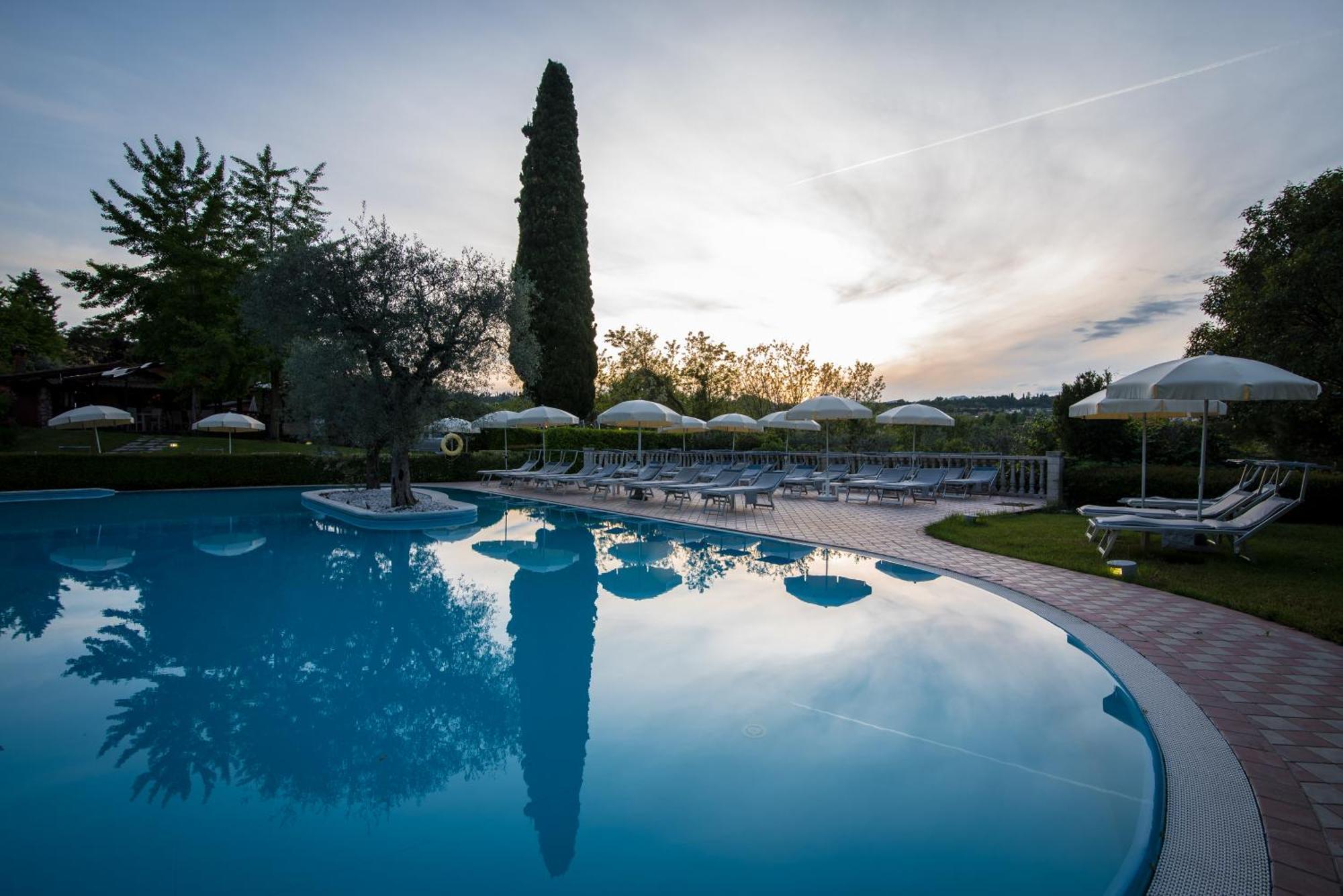 Hotel Porta Del Sole Сойано-дель-Лаго Экстерьер фото